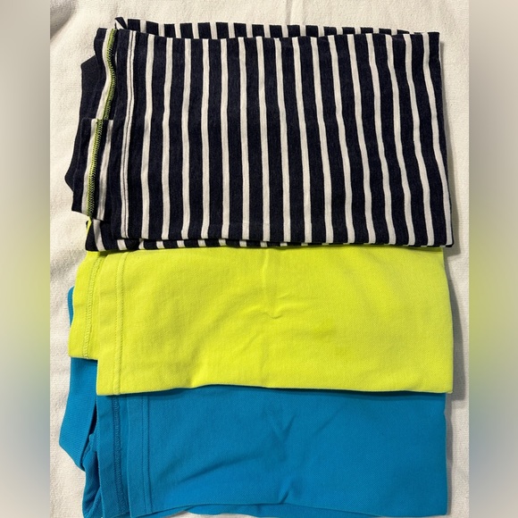 Three American Eagle T-shirts in bundle. - Picture 4 of 6